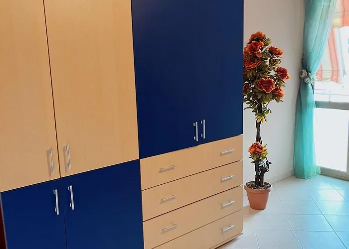 Clinton By The Sea * Golem (Tirana)